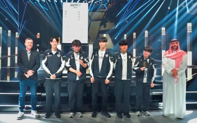 انتصار جين جي يهز العالم.. تويج كأس الرياضات الإلكترونية 2025 بدوري الأساطير